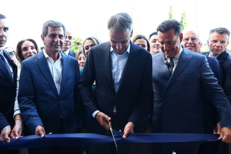 Ο Κυριάκος Μητσοτάκης εγκαινίασε τη νέα αιματολογική κλινική στο «Παπανικολάου» – «Η πιο σύγχρ