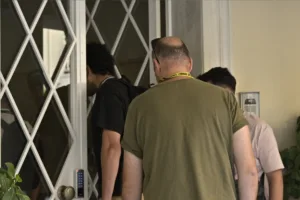 Γιώργος Μαζωνάκης: Ειδικό κλιμάκιο του ελληνικού FBI στο ιατρείο όπου έπαθε ανακοπή – Τι κατέθεσε η γιατρός του