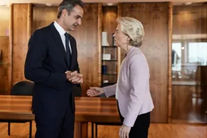 Bloomberg: Eπιστολή Μητσοτάκη στην Ούρσουλα φον ντερ Λάιεν για την ενεργειακή κρίση