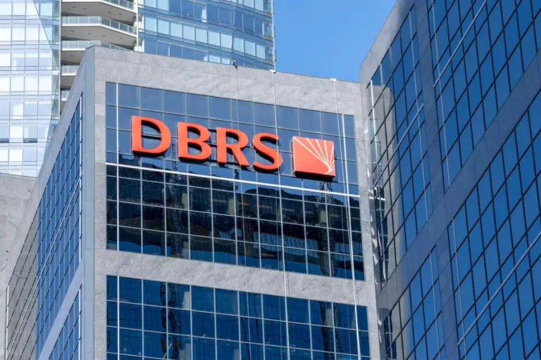 DBRS: «Ψήφος εμπιστοσύνης» στην Ελλάδα – Αναβάθμισε σε «θετικές» τις προοπτικές της οικονομίας