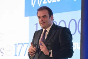 Επαφές Πιερρακάκη με διοίκηση της BIS και της Bundesbank – Σε πρώτο πλάνο η χρηματοπιστωτική σταθερότητα