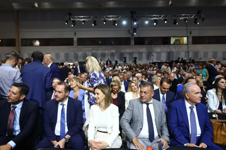 ΔΕΘ 2026: Όλα έτοιμα για την ομιλία Μητσοτάκη – Συνεχίζονται οι αφίξεις στο Βελλίδειο (Εικόνες+Βίντε