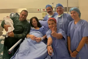Ιατρικό επίτευγμα στην Ελλάδα: Γεννήθηκε μωρό από έμβρυο που είχε κρυοσυντηρηθεί πριν από 22 χρόνια