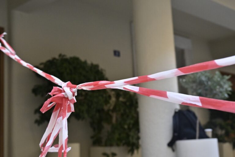 Υπόθεση Μαζωνάκη: «Φύλλο και φτερό» το ιατρείο της Καρνεάδου – Τι έψαχναν οι Αρχές