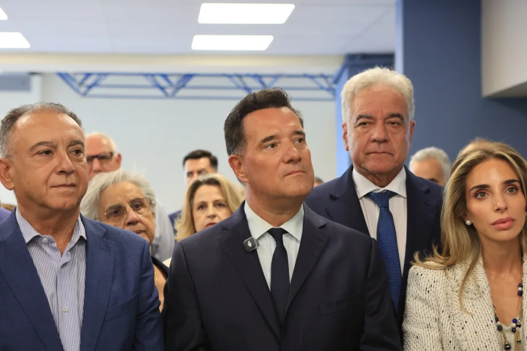 Άδωνις Γεωργιάδης: Διαψεύδει σύνδεσή του με κλινική πλασμαφαίρεσης – «Σταματήστε τα ψέματα»