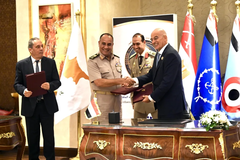 Ελλάδα – Κύπρος και Αίγυπτος: Ανακοίνωσαν την ενίσχυση της αμυντικής συμμαχίας – Το σημε