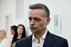 Χάρης Δούκας: Ενδεχομένως να οφείλεται σε διαρροή αερίου η έκρηξη στο κτίριο που κατέρρευσε στην Πλάκα