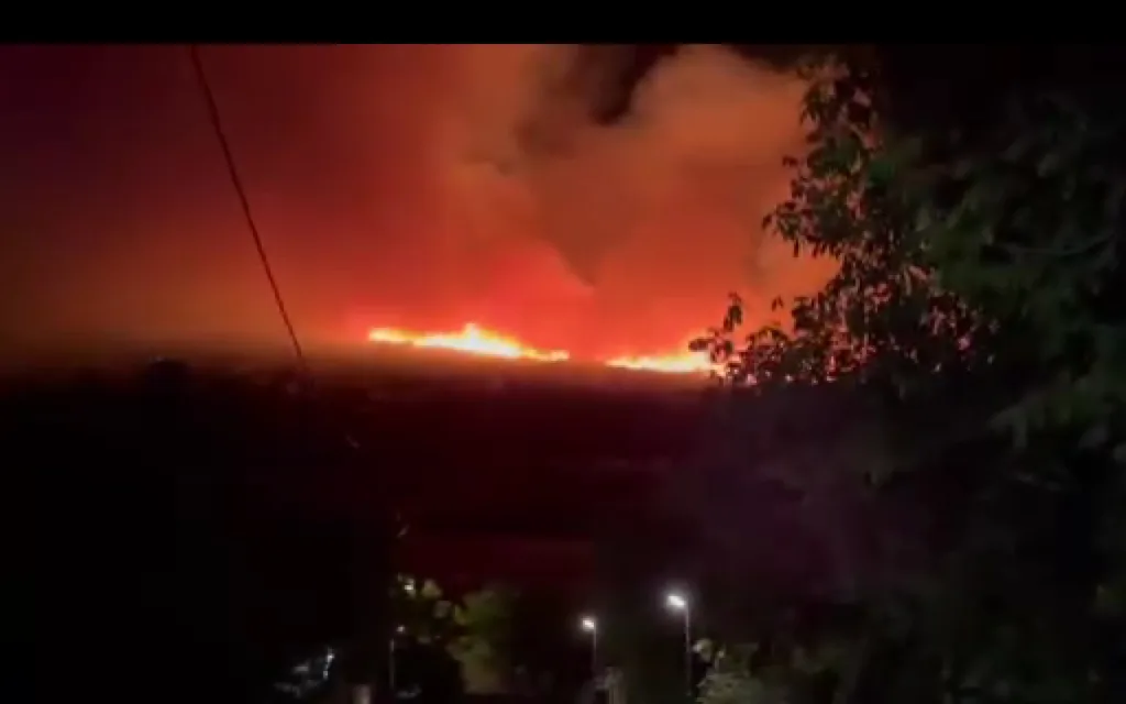 Φωτιά στη Φλώρινα: Ολονύχτια μάχη με τις φλόγες – Ήχησε το 112 για εκκένωση της Κρυσταλλοπηγής