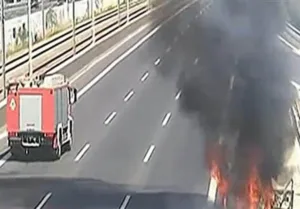 Φωτιά σε αυτοκίνητο στην Περιφερειακή Υμηττού στο ύψος της Αγίας Παρασκευής