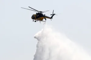 Συναγερμός στην Αρκαδία: Φωτιά τώρα στην Ριζοσπηλιά – Επιχειρούν δύο εναέρια μέσα