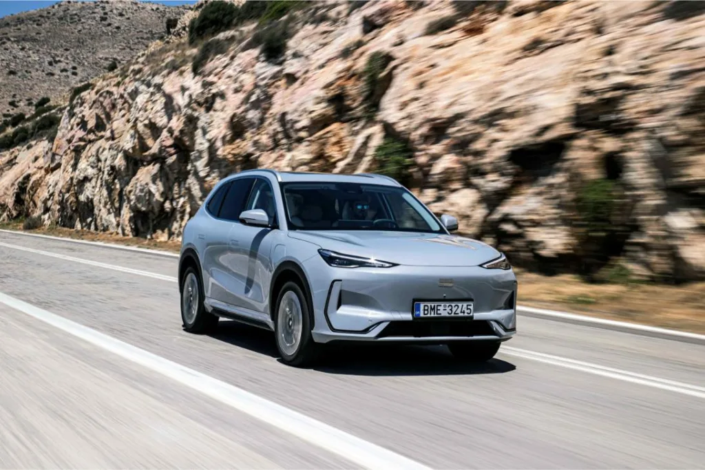 Το νέο Geely E5 στην Ελλάδα με μεγαλύτερη μπαταρία και τιμή κάτω από 30.000 ευρώ
