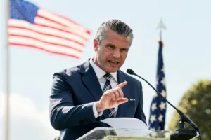 Διαταγή Χέγκσεθ στον στρατό να πολεμήσει ξένες παρεμβάσεις στις ενδιάμεσες εκλογές των ΗΠΑ