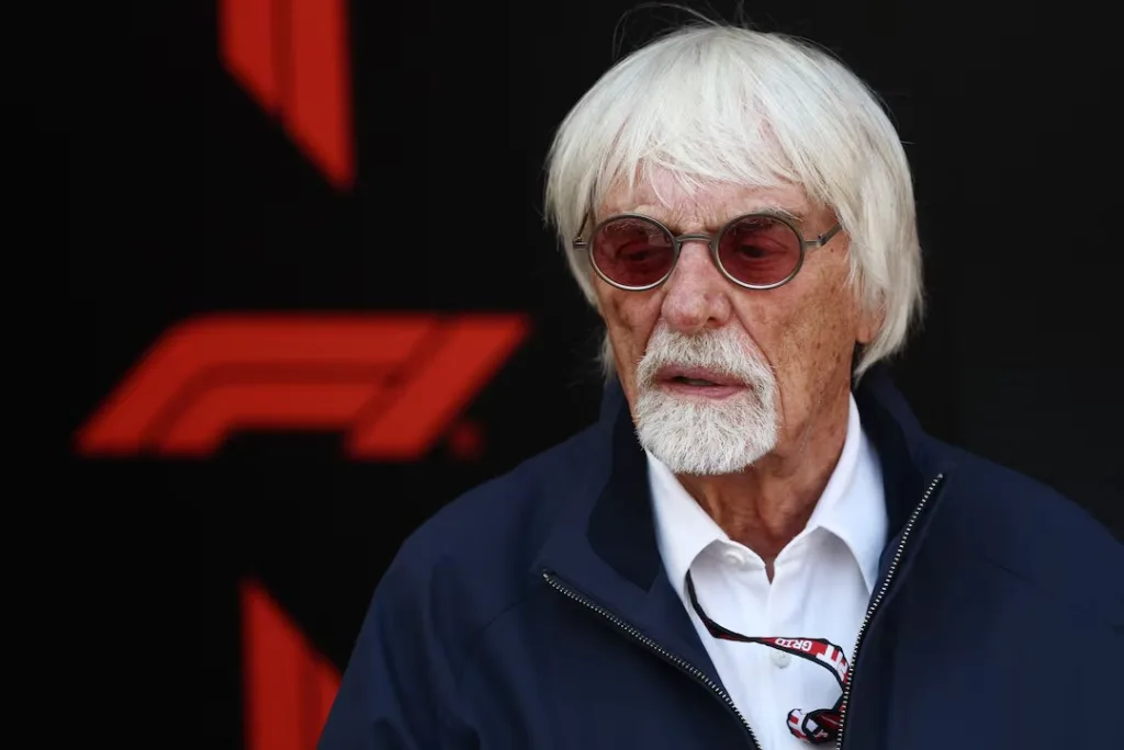Formula 1: Μπλεξίματα για τον Μπέρνι Έκλεστοουν – Εντοπίστηκε με καραμπίνα σε αεροδρόμιο