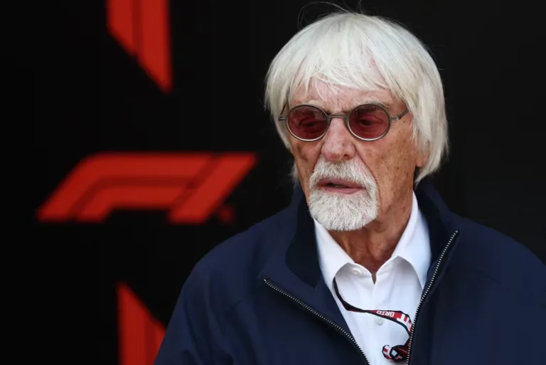 Formula 1: Μπλεξίματα για τον Μπέρνι Έκλεστοουν – Εντοπίστηκε με καραμπίνα σε αεροδρόμιο