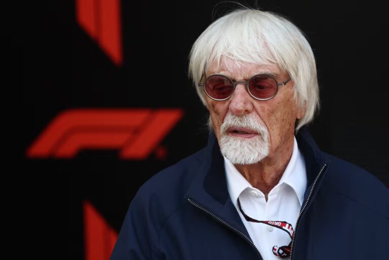 Formula 1: Μπλεξίματα για τον Μπέρνι Έκλεστοουν – Εντοπίστηκε με καραμπίνα σε αεροδρόμιο