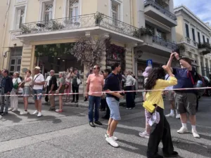Παγωτό με φόντο τους νεκρούς