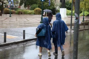 Σαρώνει η κακοκαιρία: Έπεσαν πάνω από 25.000 κεραυνοί μέσα σε λίγες ώρες – Νέα επιδείνωση από τα μεσάνυχτα