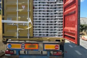 Αττική: Κατασχέθηκαν 20.000 κιλά ακατάλληλου κονσερβοποιημένου τόνου από την Τουρκία