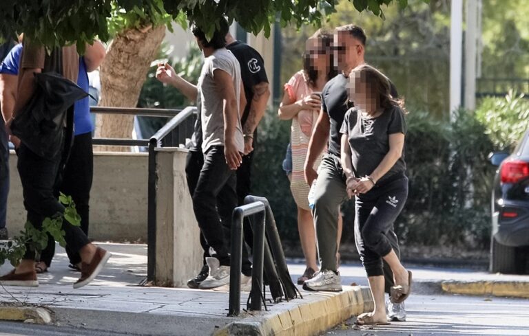 Κυψέλη: Αναβλήθηκε το αυτόφωρο του 43χρονου – Αύριο στον ανακριτή και οι τρεις για το νεκρό βρέφος