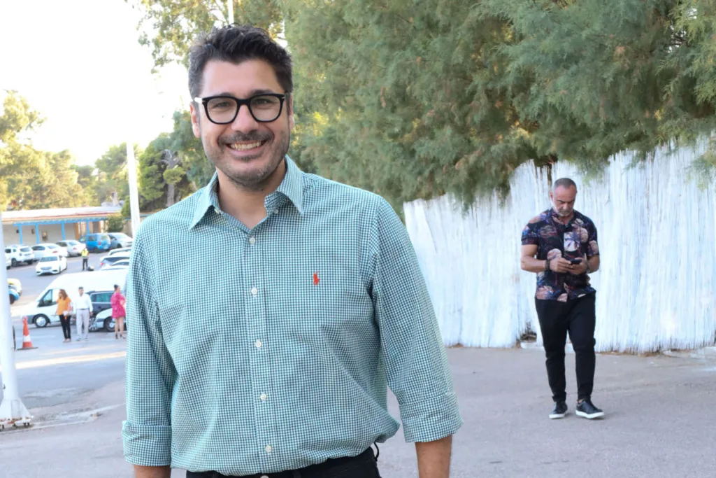 Λάμπρος Κωνσταντάρας: «Καλοφάγωτα τώρα» – Η ανάρτηση μετά τον θάνατο του Γιώργου Μαζωνάκη