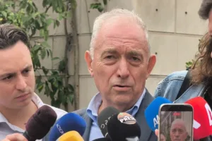 Λέκκας: «Θύμισε Βηρυτό η Πλάκα» – Το σενάριο για το αέριο και η «οριακή ισορροπία» στα γειτονικά κτίρια