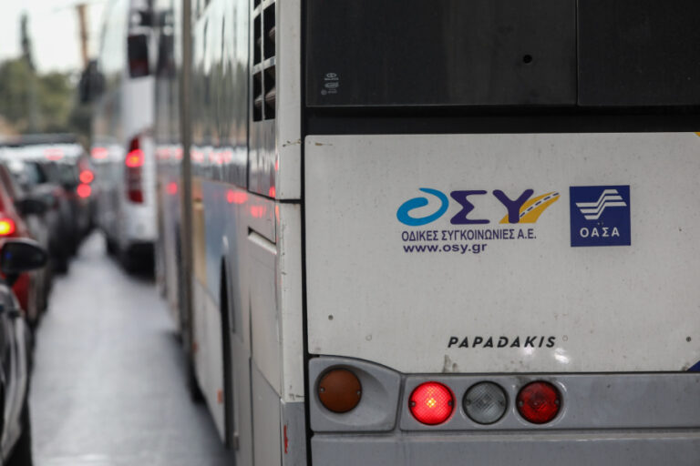 Λεωφόρος Μεσογείων: Βίντεο με το λεωφορείο που πέρασε δύο κόκκινα φανάρια και έκανε επικίνδυνους ελιγμούς