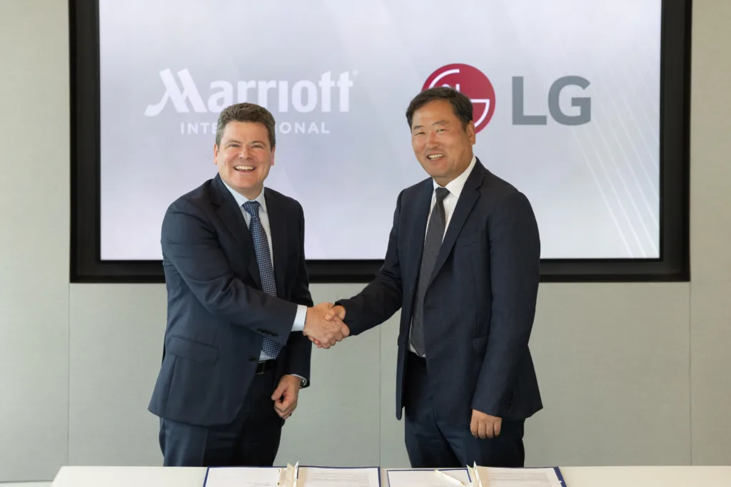 Η LG Electronics συνεργάζεται με τη Marriott International για την αναβάθμιση της εμπειρίας των ταξι
