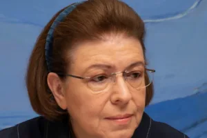 Μενδώνη στον ΕΤ: Τα Γλυπτά ανήκουν στο Μουσείο Ακρόπολης – Τέλος Φθινοπώρου έτοιμο το Τατόι