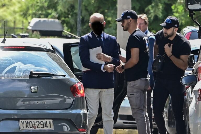 Θάνατος Μαζωνάκη: Εξετάζεται οι 2 γιατροί να κατηγορηθούν για ανθρωποκτονία με ενδεχόμενο δόλο – Έφτασαν στην Ευελπίδων