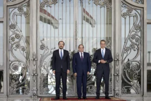 Μητσοτάκης: «Εμείς δεν απειλούμε κανέναν – Η συνεργασία Ελλάδας, Κύπρου και Αιγύπτου αποτελεί πυλώνα ασφάλειας στην περιοχή»