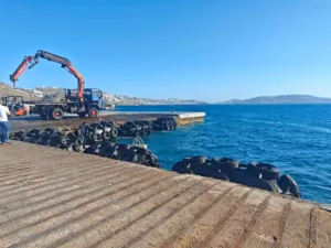 Νέο λιμάνι Μυκόνου: Ολοκληρώνεται τον Δεκέμβριο η τοποθέτηση προσκρουστήρων – Έργο 3,7 εκατ. ευρώ μέσω ΕΣΠΑ