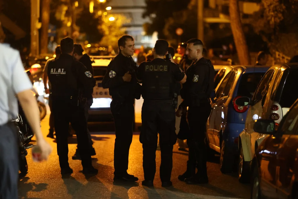 Νίκαια: Πώς έσωσαν την γυναίκα οι αστυνομικοί – «Τρεις μέρες ούρλιαζε» λέει μάρτυρας