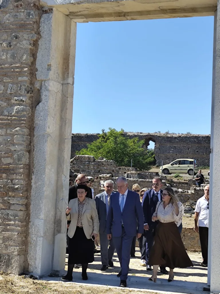 Εσωτερική εικόνα άρθρου
