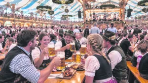 Octoberfest: Η ακρίβεια «κατάπιε» και την μπίρα