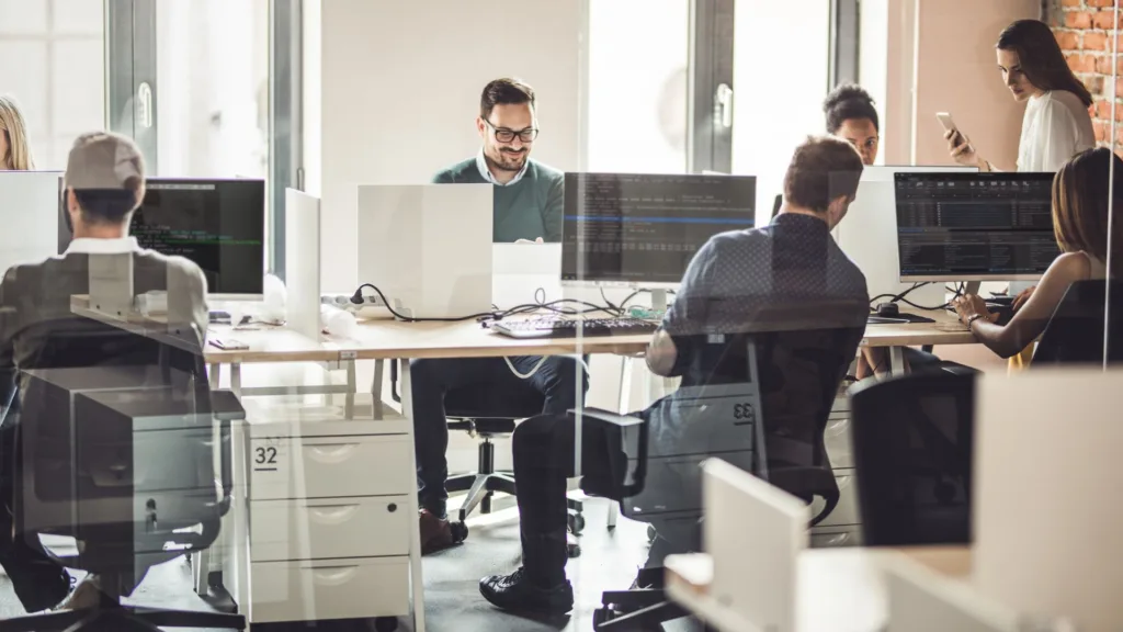 EY και Microsoft ανακοίνωσαν παγκόσμια πρωτοβουλία για την αξιοποίηση του AI σε εταιρική κλίμακα