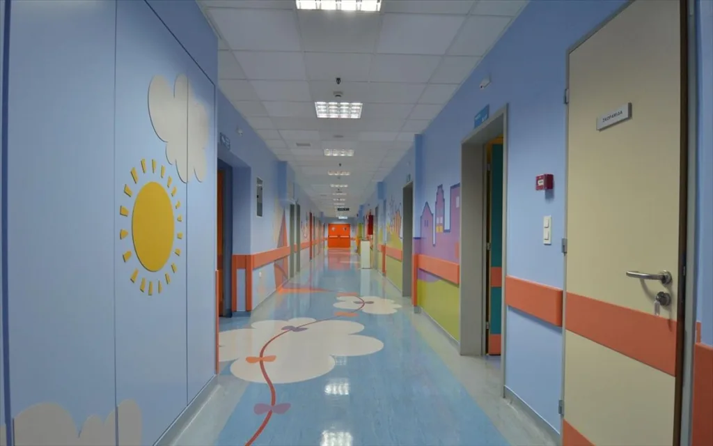 Χειρουργήθηκε στο «Παίδων Αγία Σοφία» 12χρονη από τη Νέα Υόρκη που είχε όγκο στο στέρνο
