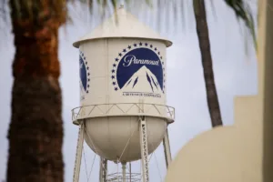 Paramount – Warner Bros: Ο συμβιβασμός που ανοίγει τον δρόμο για το mega deal των 110 δισ. δολαρίων