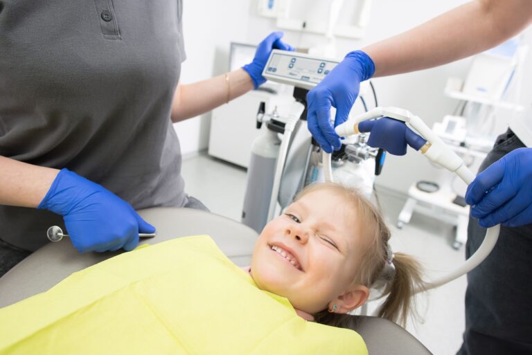Dentist Pass: Ποια παιδιά θα κάνουν δωρεάν οδοντιατρικό έλεγχο