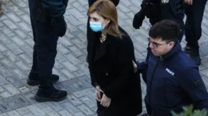 Ρούλα Πισπιρίγκου: «Έχει πολύ σοβαρά κακοήθη ευρήματα στον λάρυγγα»