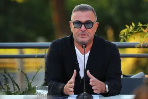 Αντώνης Ρέμος: Στέλνει εξώδικο σε influencer