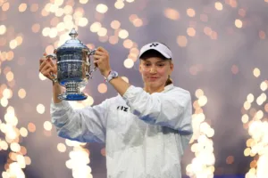 US Open: Η Ριμπάκινα «αποκαθήλωσε» τη Σαμπαλένκα και στέφθηκε «βασίλισσα» στη Νέα Υόρκη