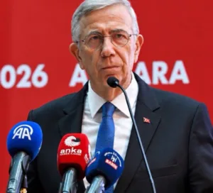 Πολιτικός σεισμός στην Τουρκία: Παραιτήθηκε από το CHP ο Μανσούρ Γιαβάς – Στη δημαρχία της Άγκυρας ως ανεξάρτητος