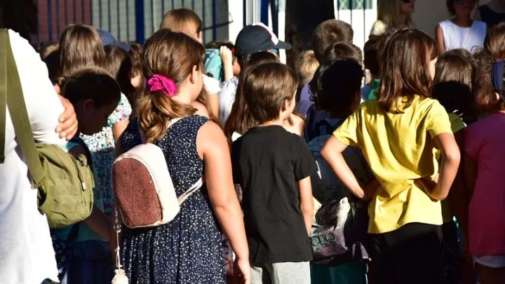 Σχολεία: Πρώτο κουδούνι σήμερα – Όλες οι αλλαγές της νέας χρονιάς