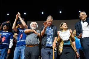 Από τα θαμμένα εσώρουχα στο γάλα κατσαρίδας και το τέλειο φιλί – Τα απίθανα Ig Nobel 2026