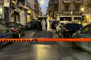 Εκρήξεις στην Αθήνα: Ποιον «βλέπει» η ΕΛ.ΑΣ. πίσω από τις δύο επιθέσεις με χειροβομβίδα