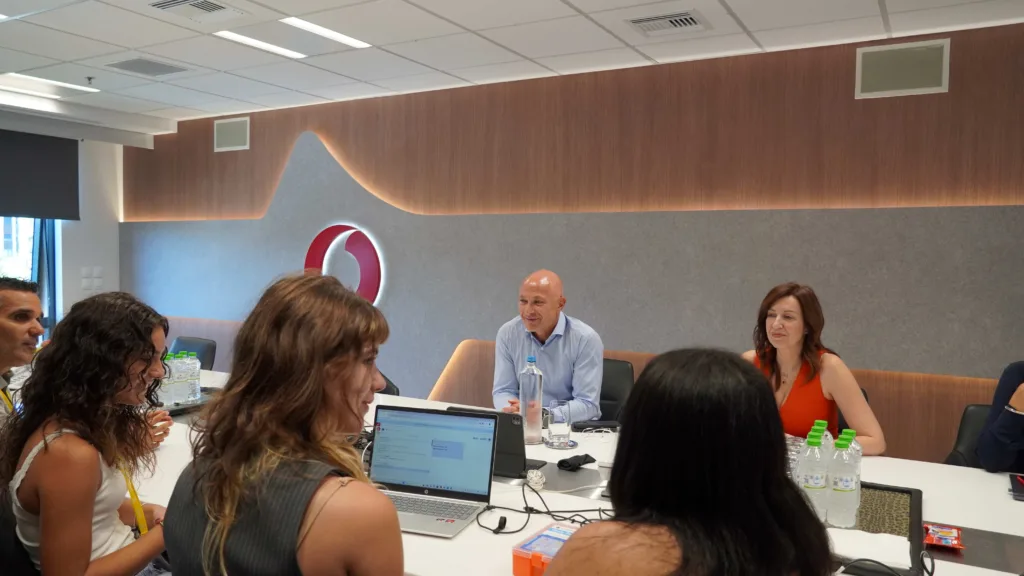 Ίδρυμα Vodafone: Η νικήτρια ομάδα του Skills Upload Jr Challenge 2026 σε μια μοναδική εκπαιδευτική ε