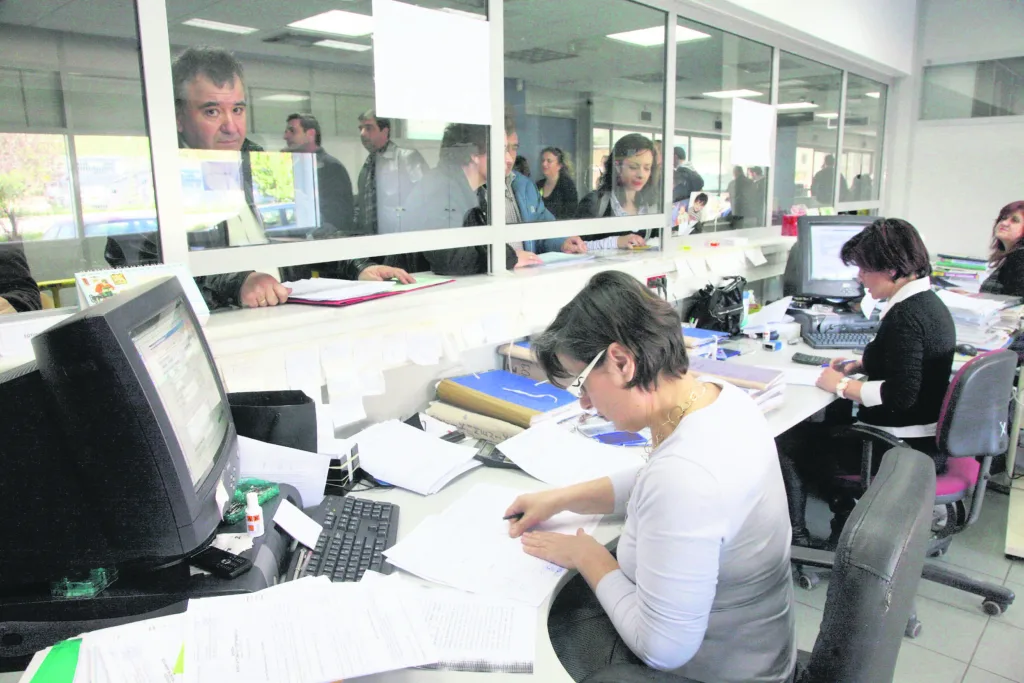 Αυτά είναι τα 25 πιστοποιητικά που μπορείτε να τα πάρετε με μία υπεύθυνη δήλωση