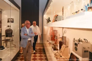 Ο πρόεδρος της Βουλής των Ελλήνων στο μουσείο του νοσοκομείου «Η Σωτηρία» 
