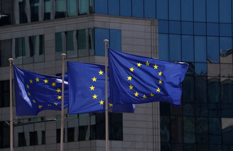 Politico: Η ΕΕ προετοιμάζεται για υβριδική επίθεση με πολλά θύματα
