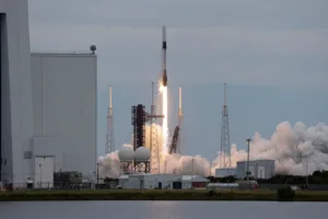 SpaceX: Εκτοξεύτηκε ο Falcon 9 με τέσσερις αστροναύτες στο Διάστημα – Το εντυπωσιακό βίντεο από την